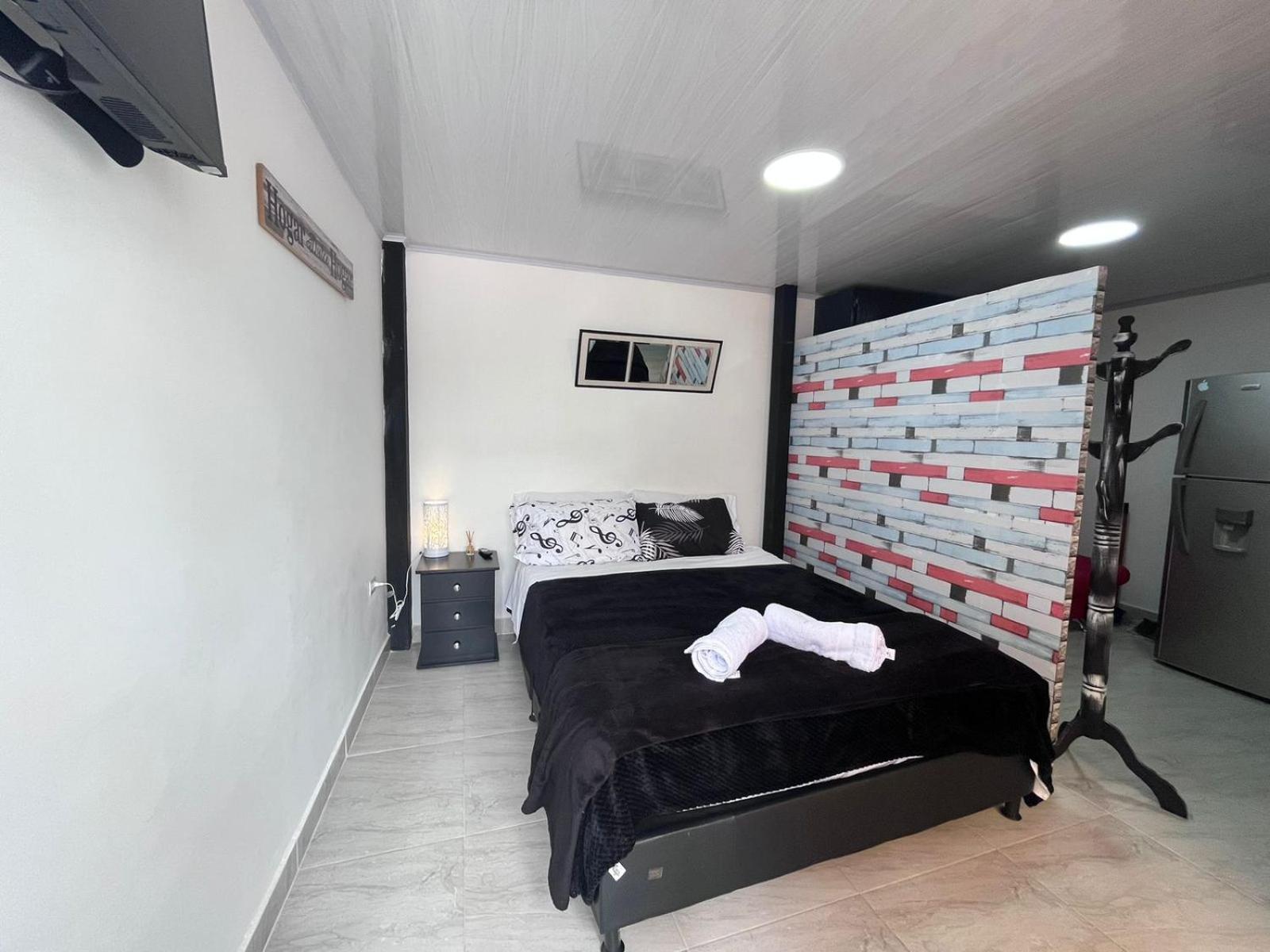 Edificio Santamarta Medellin Otel Dış mekan fotoğraf